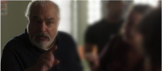 Agenor fica estarrecido ao saber que Maura e Selma irão ter um bebê Agenor fica estarrecido ao saber que Maura e Selma irão ter um bebê