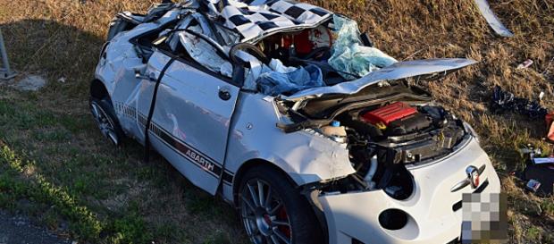 Der Abarth überschlug sich in der Böschung. Foto: sinsheim.tv/Buchner Der Abarth überschlug sich in der Böschung. Foto: sinsheim.tv/Buchner