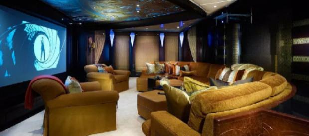 O iate luxuoso de Beyoncé e Jay Z: sala de cinema, piscina e heliponto O iate luxuoso de Beyoncé e Jay Z: sala de cinema, piscina e heliponto