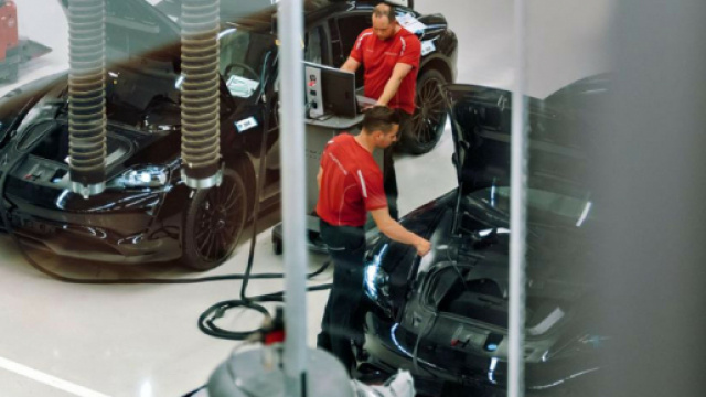 Porsche Taycan, primi dettagli dell'anti-Tesla di Stoccarda