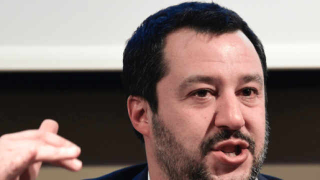 Il vicepremier Matteo Salvini non si ferma sulla questione migranti, ma a Milano l'attende il sindaco Sala