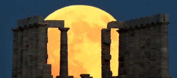 Lo spettacolo del Tempio di Poseidone Lo spettacolo del Tempio di Poseidone