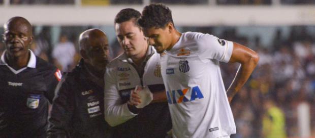 Lucas Veríssimo teve que deixar o jogo contra o Flamengo Lucas Veríssimo teve que deixar o jogo contra o Flamengo