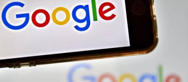 Microsoft, Google, Apple y Amazon están desarrollando asistentes de voz que compiten por conquistar el mercado. Microsoft, Google, Apple y Amazon están desarrollando asistentes de voz que compiten por conquistar el mercado.