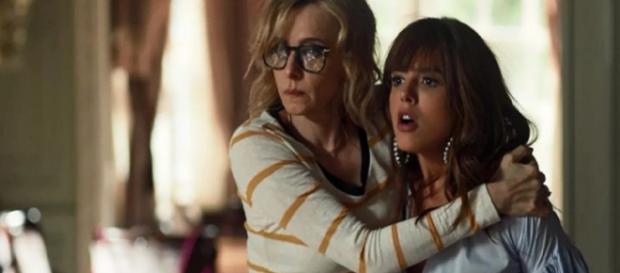 Rochelle tenta transar com Roberval e descobre que ele é seu tio em Segundo Sol (Foto: TV Globo) Rochelle tenta transar com Roberval e descobre que ele é seu tio em Segundo Sol (Foto: TV Globo)