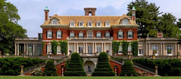 Old Westbury Gardens presents ‘Picnic Pops’ every Wednesday. / Image via Old Westbury Gardens, used with permission. Old Westbury Gardens presents ‘Picnic Pops’ every Wednesday. / Image via Old Westbury Gardens, used with permission.