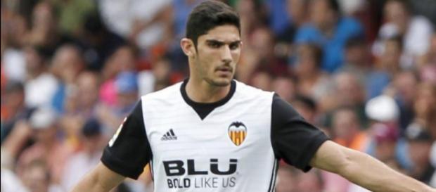 Gonçalo Guedes va être au coeur d'une réunion au sommet entre le PSG et le FC Valence pour décider de son avenir. Gonçalo Guedes va être au coeur d'une réunion au sommet entre le PSG et le FC Valence pour décider de son avenir.
