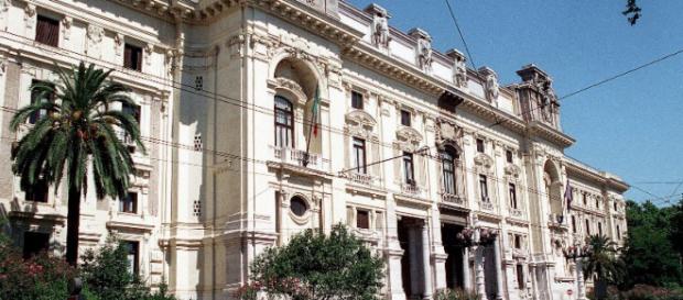 Immissioni in ruolo Ata 2018/2019, sono 9838 posti: ripartizioni per profilo Immissioni in ruolo Ata 2018/2019, sono 9838 posti: ripartizioni per profilo