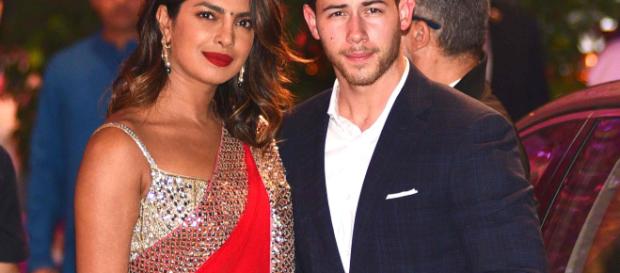 Nick Jonas y Priyanka Chopra celebran su compromiso tras dos meses de relación Nick Jonas y Priyanka Chopra celebran su compromiso tras dos meses de relación
