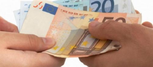 Stipendi in contanti, dal primo luglio divieto e multe fino a 5.000 euro