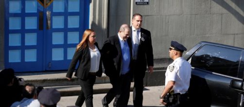 Nella foto il momento dell'arresto di Harvey Weinstein - fonte: time.com