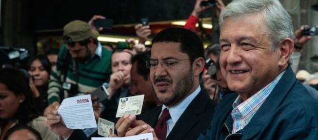 Obrador segura cambios como vender el avión presidencial y no vivir en Los Pinos Obrador segura cambios como vender el avión presidencial y no vivir en Los Pinos