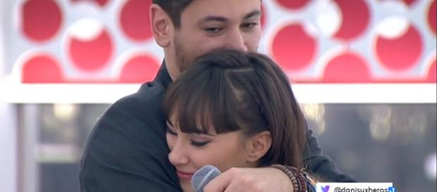 Cepeda lleva a Aitana a conocer a parte de su familia Cepeda lleva a Aitana a conocer a parte de su familia