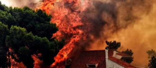 GRECIA/ Confirman 25 desaparecidos por los incendios y se eleva a 91 el número de muertos