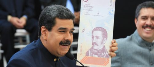 Maduro anuncia nueva reconversión y quita cinco ceros al bolívar