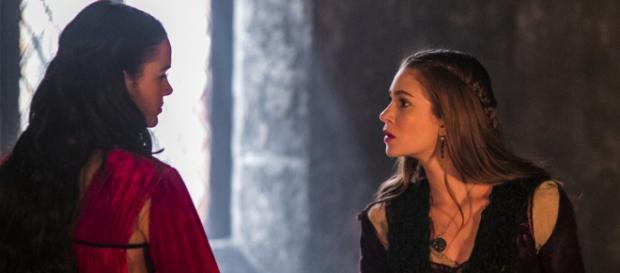 Amália fará a revelação durante julgamento de Catarina (Foto: Divulgação/TV Globo) Amália fará a revelação durante julgamento de Catarina (Foto: Divulgação/TV Globo)
