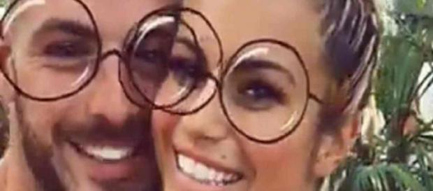 Carla trompe Julien Bert avec son ex Kevin, il se venge avec une autre fille Carla trompe Julien Bert avec son ex Kevin, il se venge avec une autre fille