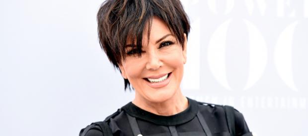 Kris Jenner desmiente los rumores por un anillo de diamantes diciendo que lo lleva siempre Kris Jenner desmiente los rumores por un anillo de diamantes diciendo que lo lleva siempre