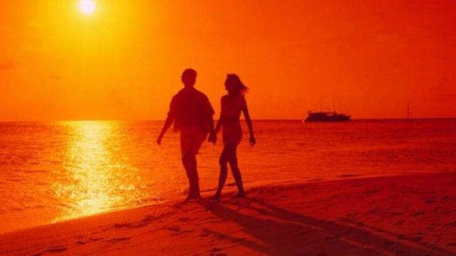 Oroscopo di domani sabato 4 luglio 2018 | Previsioni su amore e lavoro per l'inizio del weekend: pochi i segni fortunati.