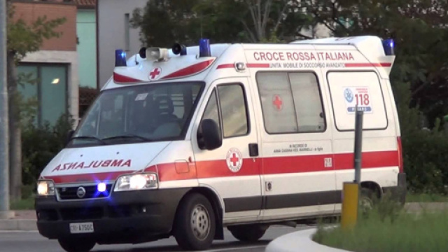 Piacenza: grave un bimbo precipitato dal primo piano