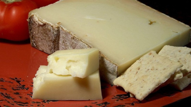 Un lotto di fontina ritirato dal mercato