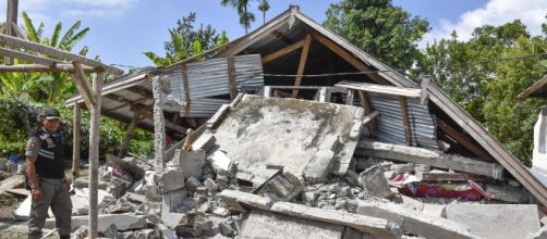 Terremoto de 6,4 grado en Indonesia dejó atrapados a 29 españoles