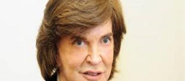 Camilo Sesto es hospitalizado en Madrid por problemas renales Camilo Sesto es hospitalizado en Madrid por problemas renales