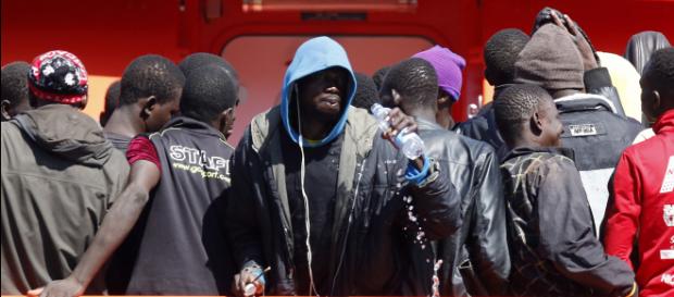 Se destinan recursos especiales para atender la crisis inmigratoria que afrontan las costas españolas Se destinan recursos especiales para atender la crisis inmigratoria que afrontan las costas españolas