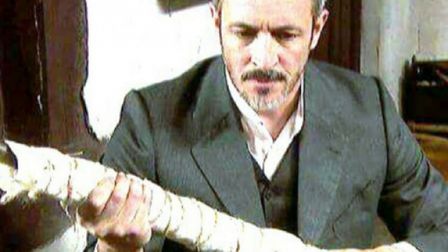 Anticipazioni Il Segreto: Alfonso si fa spedire un fucile all’insaputa di Emilia