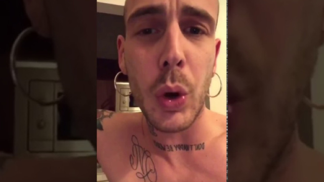 Gemitaz d&agrave; del "cornuto" a Salvini