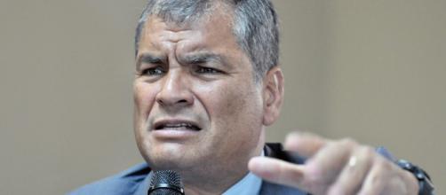 Correa acude a Consulado por "caso Balda", que tilda de ... - com.ec