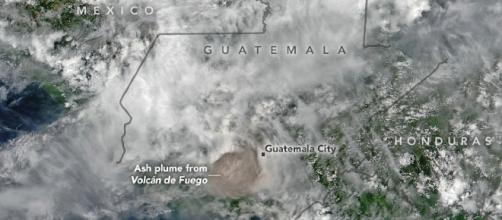 GUATEMALA / Los desaparecidos por la erupción del Volcán de Fuego ascienden a 332