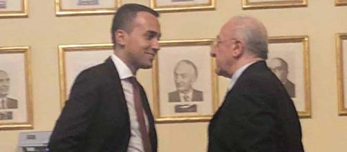 Il vicepremier Luigi Di Maio con il governatore Vincenzo De Luca