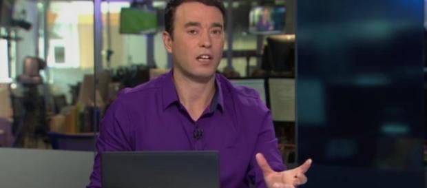 André Rizek se emocionou ao vivo André Rizek se emocionou ao vivo