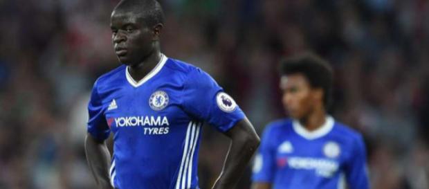 Le Paris Saint-Germain veut engager N'Golo Kanté au cours de ce mercato. Le Paris Saint-Germain veut engager N'Golo Kanté au cours de ce mercato.