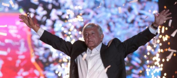 López Obrador renuncia a la seguridad, a la residencia oficial y al avión presidencial López Obrador renuncia a la seguridad, a la residencia oficial y al avión presidencial