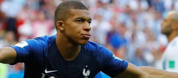 Mercato : Le Real Madrid vise Mbappé pour remplacer Ronaldo Mercato : Le Real Madrid vise Mbappé pour remplacer Ronaldo