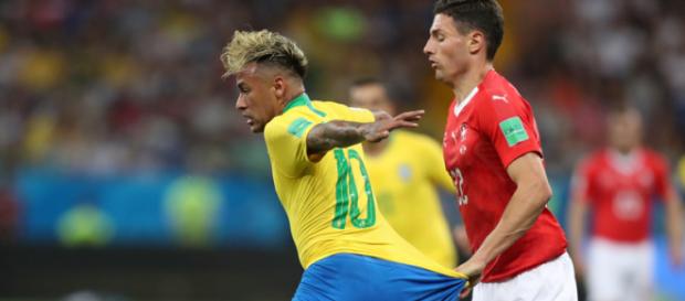 Neymar tem o apoio de Júlio César Neymar tem o apoio de Júlio César