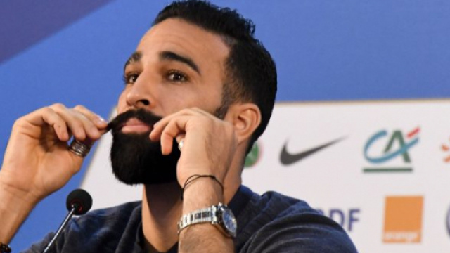 Adil Rami, défenseur de l'OM et membre de 23 du groupe de Deschamps, a amusé la galerie en conférence de presse ce Mercredi 4 Juillet.