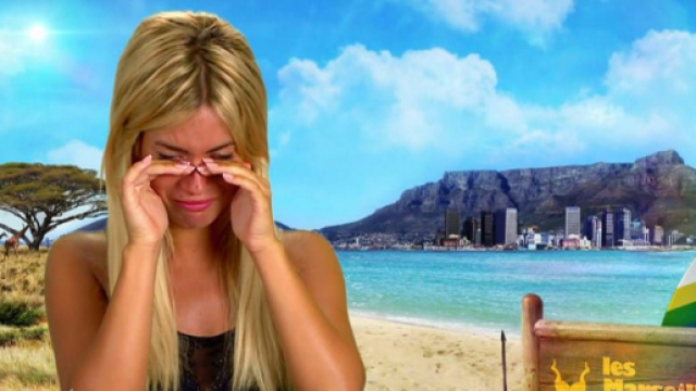 Carla Moreau au bord des larmes sur le tournage de La Revanche des Marseillais vs le Reste du Monde