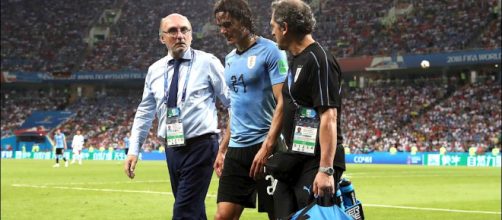 Cavani esce per infortunio - In dubbio per il match contro la Francia