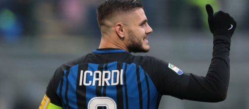 Icardi tratta il rinnovo del suo contratto con l'Inter.