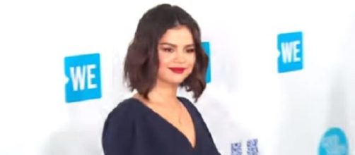Selena Gomez believes that it's best that she's no longer with Justin Bieber. - [Hollywood Life / YouTube screencap]