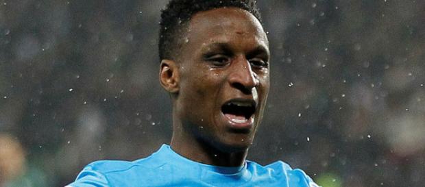 Bouna Sarr s'est exprimé favorablement concernant la possible venue de Mario Balotelli à l'OM Bouna Sarr s'est exprimé favorablement concernant la possible venue de Mario Balotelli à l'OM