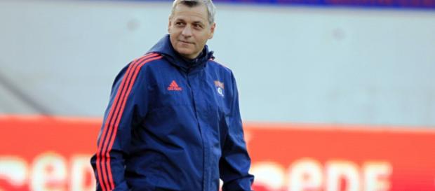Bruno Génésio n'a pas beaucoup de budget de transfert pour espérer recruter de nouveaux cadres de poids. Bruno Génésio n'a pas beaucoup de budget de transfert pour espérer recruter de nouveaux cadres de poids.