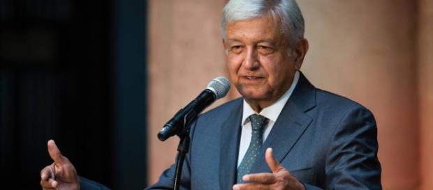El sueldo de López Obrador como presidente será de $129,813 sin las bonificaciones El sueldo de López Obrador como presidente será de $129,813 sin las bonificaciones