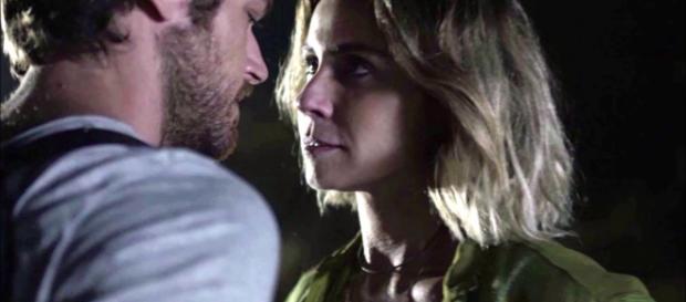 Luzia se entrega a Beto Falcão, na novela Segundo Sol. Luzia se entrega a Beto Falcão, na novela Segundo Sol.