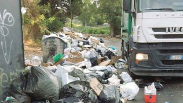 Emergenza rifiuti: Roma dice 'No' alla discarica di servizio.