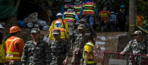 Un sauveteur décède en approvisionnant en oxygène les enfants piégés dans la grotte en Thaïalande