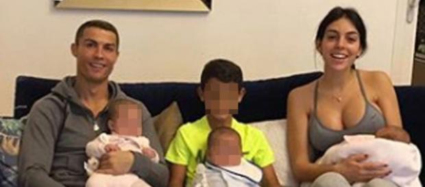 Cristiano Ronaldo es posible que realice un reality show al estilo Kardashian Cristiano Ronaldo es posible que realice un reality show al estilo Kardashian